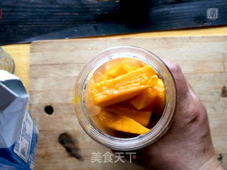 芒果吐司卷附芒果奶昔的做法步骤:8