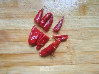 鹌鹑蛋焖土豆的做法步骤:4