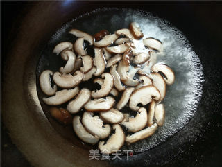 香菇肉片青菜粥的做法步骤:5