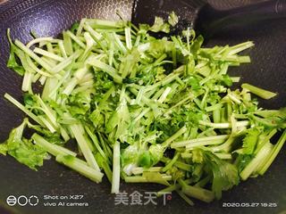 芹菜炒牛肉的做法步骤：5