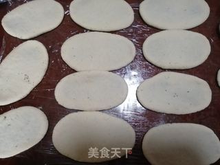 面食一一黑芝麻心形花卷的做法步骤:7