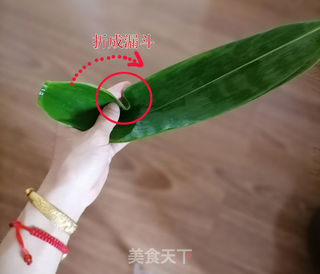 四角粽子的包法的做法步骤:4