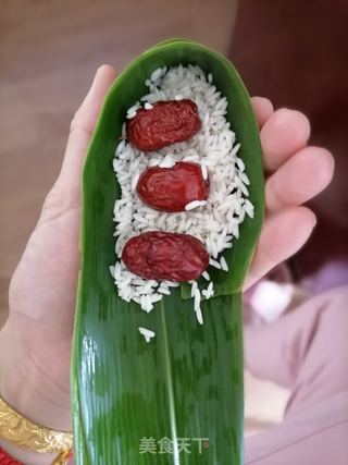 四角粽子的包法的做法步骤:7
