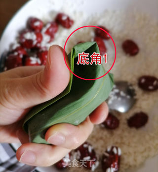 四角粽子的包法的做法步骤:12