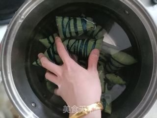 四角粽子的包法的做法步骤:19