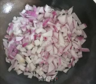 好吃又开胃的酸菜包子 油渣酸菜包子的做法步骤:3