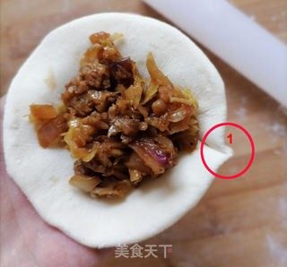 好吃又开胃的酸菜包子 油渣酸菜包子的做法步骤:9