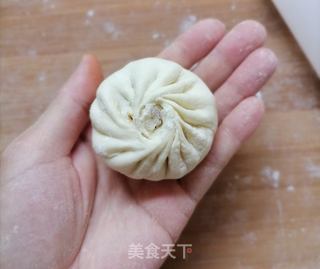 好吃又开胃的酸菜包子 油渣酸菜包子的做法步骤:16