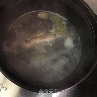 芥菜豆腐鲫鱼汤的做法步骤：7