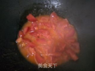 西红柿洋葱牛肉浇面的做法步骤:2