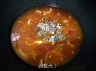 西红柿洋葱牛肉浇面的做法步骤:5