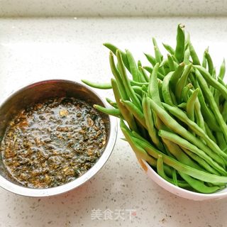 梅干菜烧四季豆的做法步骤：1