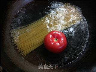 番茄豌豆肉酱意面的做法步骤:2