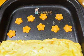 9个月以上辅食胡萝卜花朵厚蛋烧的做法步骤:8