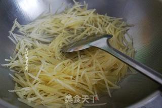 素炒土豆丝的做法步骤:3