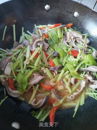 芹菜炒猪肚的做法步骤:15