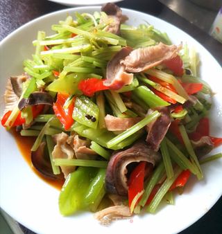 芹菜炒猪肚的做法步骤：16