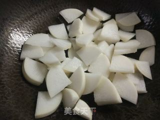 午餐肉烧白萝卜的做法步骤:5