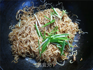 简易豉汁炒面的做法步骤:7