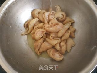 尖椒肥肠的做法步骤:4
