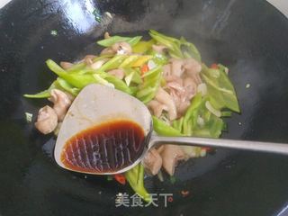 尖椒肥肠的做法步骤:8