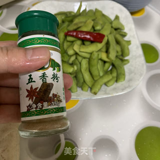 五香毛豆的做法步骤：3