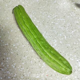 肘肉炖苦瓜汤的做法步骤:2