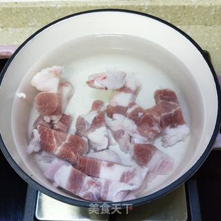 肘肉炖苦瓜汤的做法步骤:6