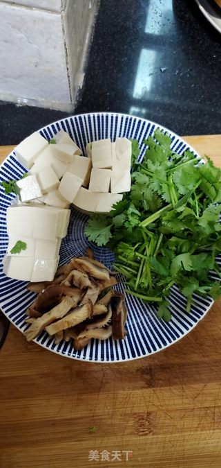 豆腐香菇汤的做法步骤:2