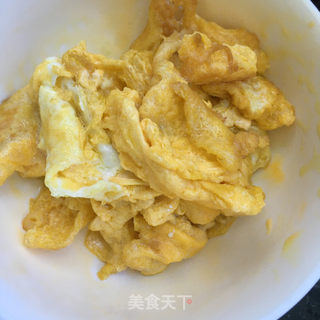 虾仁火腿鸡蛋面的做法步骤：5