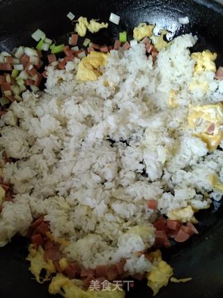 咖喱青瓜火腿炒饭的做法步骤：5