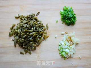 肉末豇豆红米线的做法步骤:5