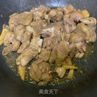 炒鸡腿的做法步骤：5
