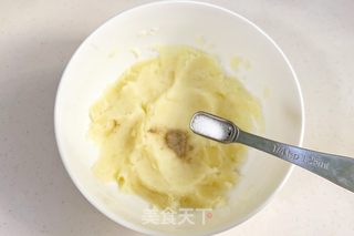 爆浆芝士土豆球的做法步骤：4