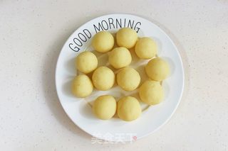 爆浆芝士土豆球的做法步骤：5