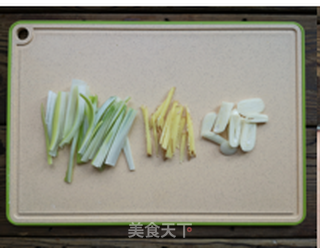柠檬干锅鸡翅的做法步骤：4