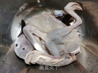 五香脆皮鸭的做法步骤：1