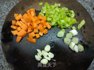 酱爆牛蛙的做法步骤:2