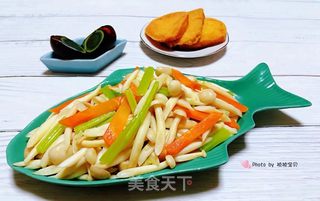 #芹菜胡萝卜炒白玉菇的做法图解12