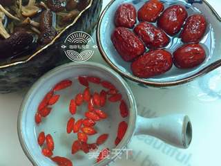 茶树菇龙骨汤的做法步骤:5