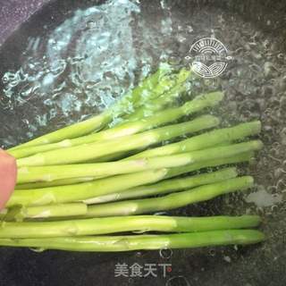 油淋芦笋的做法步骤:3