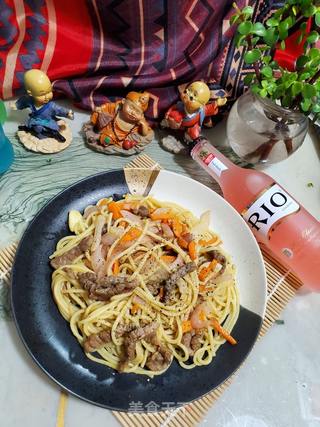 牛柳炒意粉的做法步骤:15