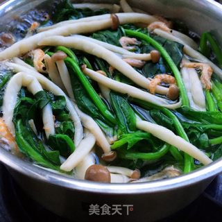 蟹味菇菠菜汤的做法步骤：8