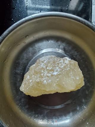 银耳莲子羹的做法步骤:3