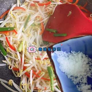 清炒绿豆芽的做法步骤:7