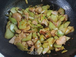 佛手瓜炒午餐肉的做法步骤:7