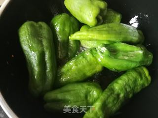 孜然虎皮椒的做法步骤:2