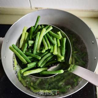 麻酱豆角的做法步骤:3