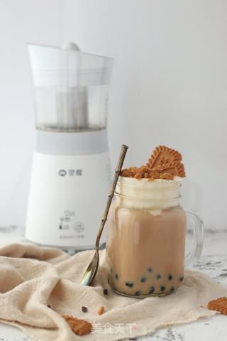 焦糖海盐奶盖奶茶的做法步骤:8