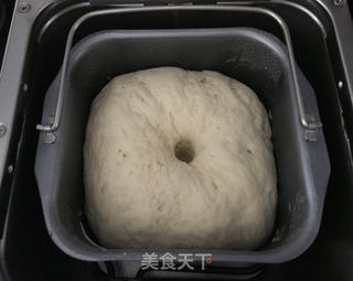 心形黑芝麻花卷的做法步骤:4
